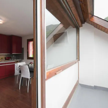 2 Pieces Avec Parking Proche Centre Et Telepherique - Fr-1-296-239 *