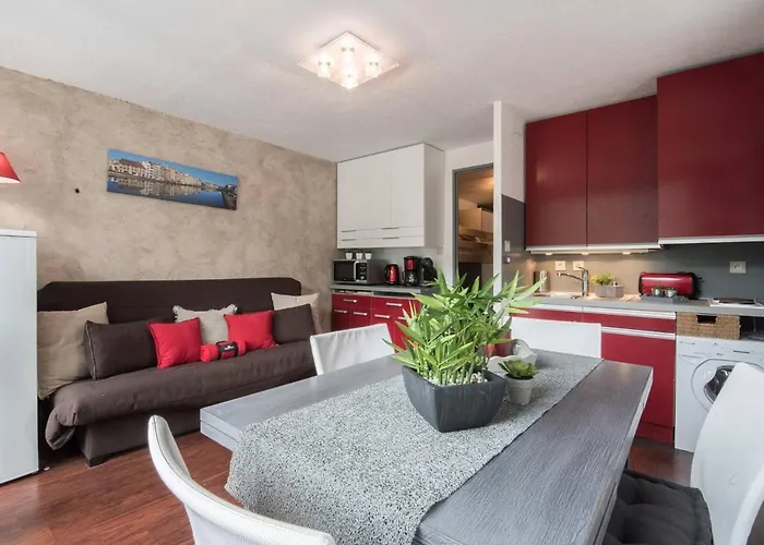 Lejlighed 2 Pieces Avec Parking Proche Centre Et Telepherique - Fr-1-296-239 *